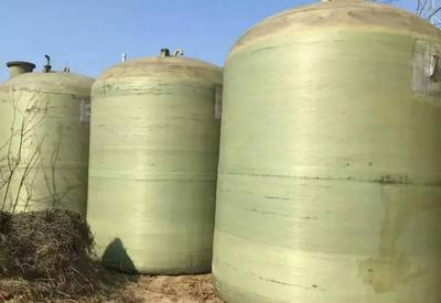 大量處理二手100立方玻璃鋼儲(chǔ)罐 價(jià)格便宜