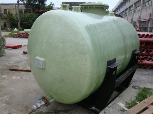 用玻璃鋼制作儲罐有何優(yōu)點?